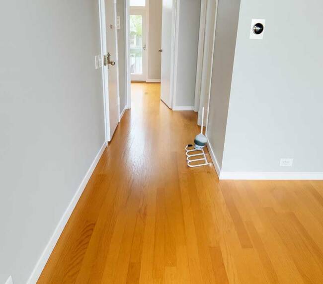 Hardwood floor installation Bay Area – elegant living room with oak wood flooring.